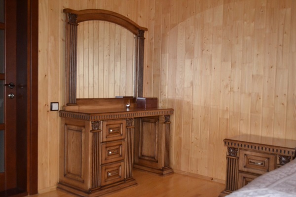 12 (4)